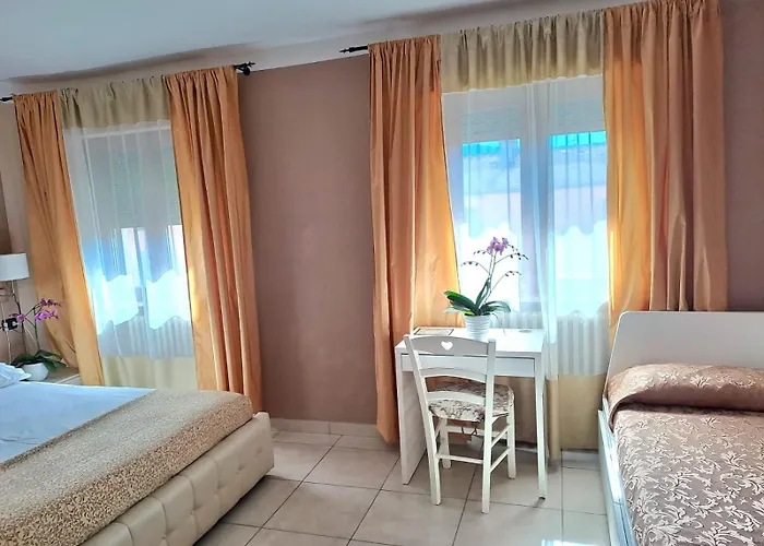 לינה וארוחת בוקר Da Laura לוקה