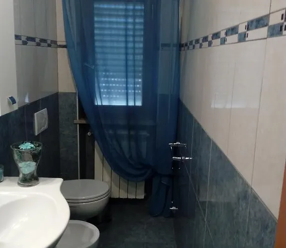 劳拉公寓 3* 卢卡